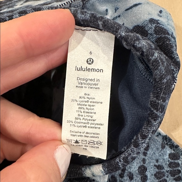 Lululemon Racerback Patterned Sports Bra - Picture 3 of 3